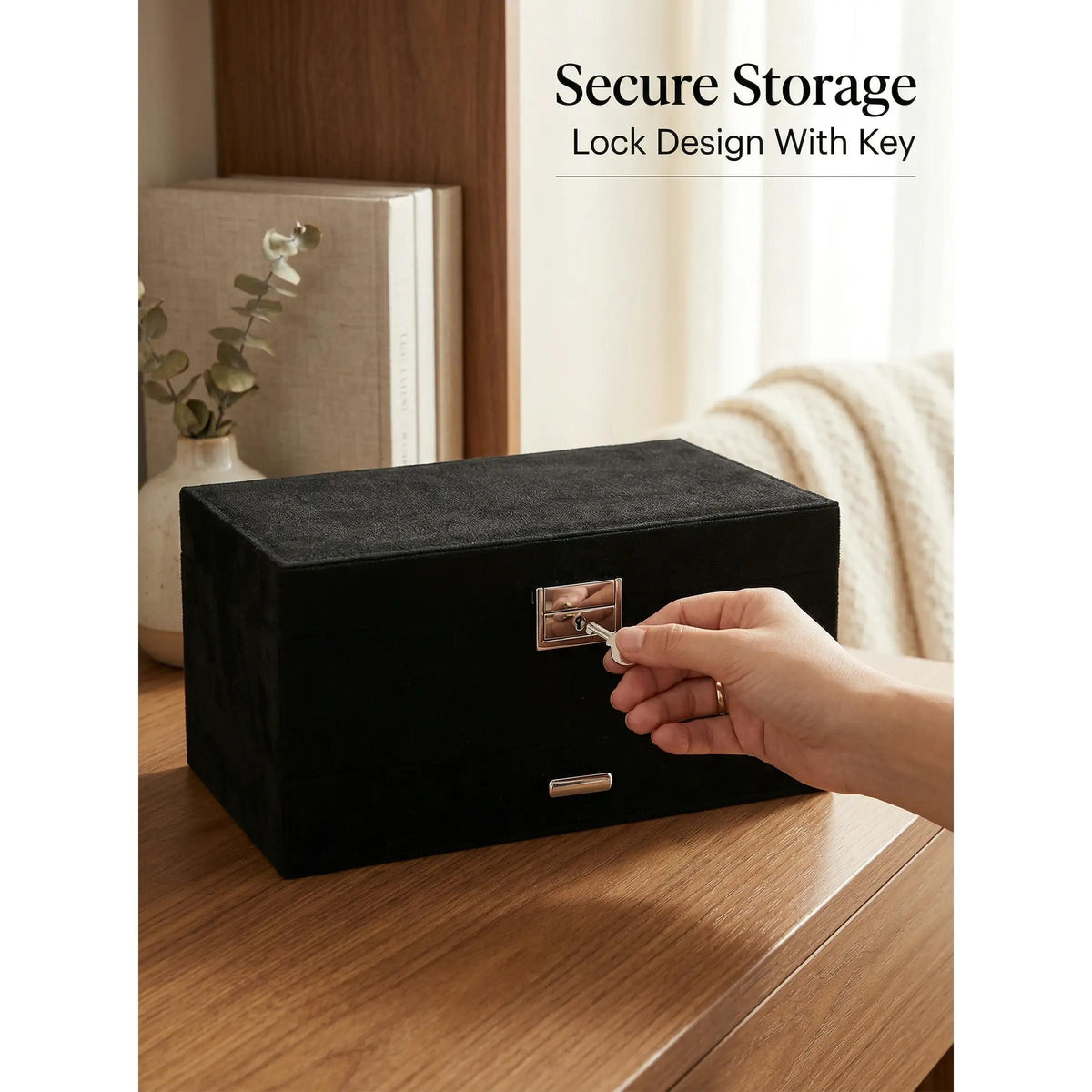 A Luxurious Dark Green Jewelry Storage Box, Designed Specifically Exquisite Three-tiered Drawer-style Jewelry Box